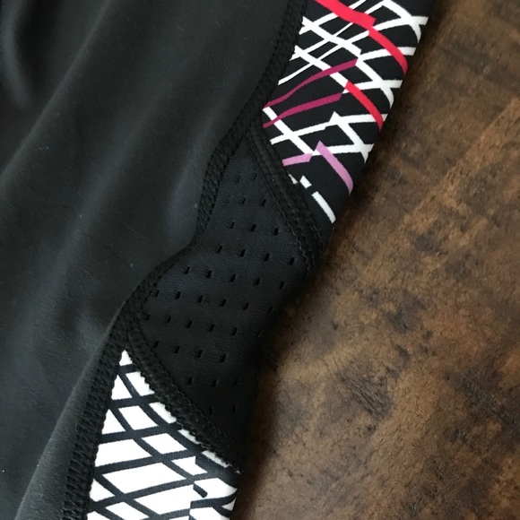 ❌NFS❌New Reversible Leggings Free Country Sz S - Picture 7 of 11